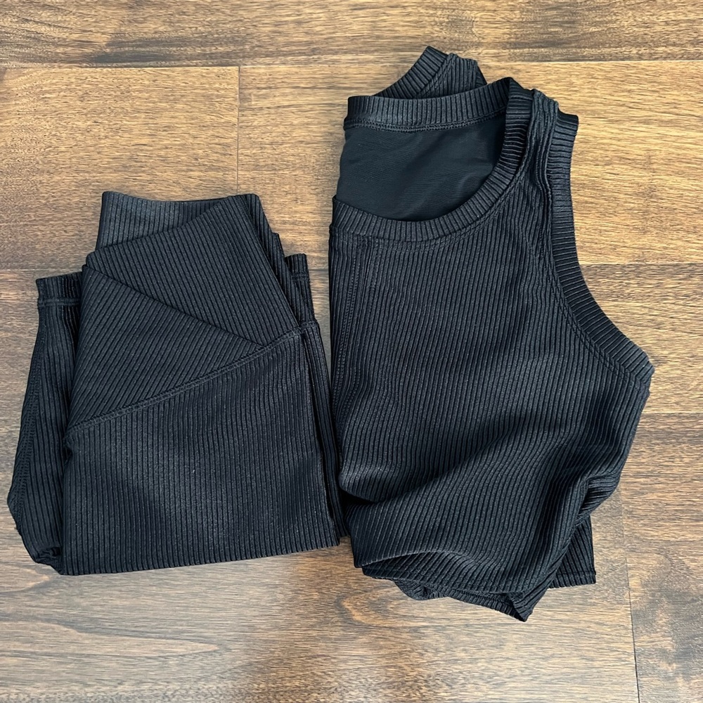 OFFLINE Ribbed Shine Set